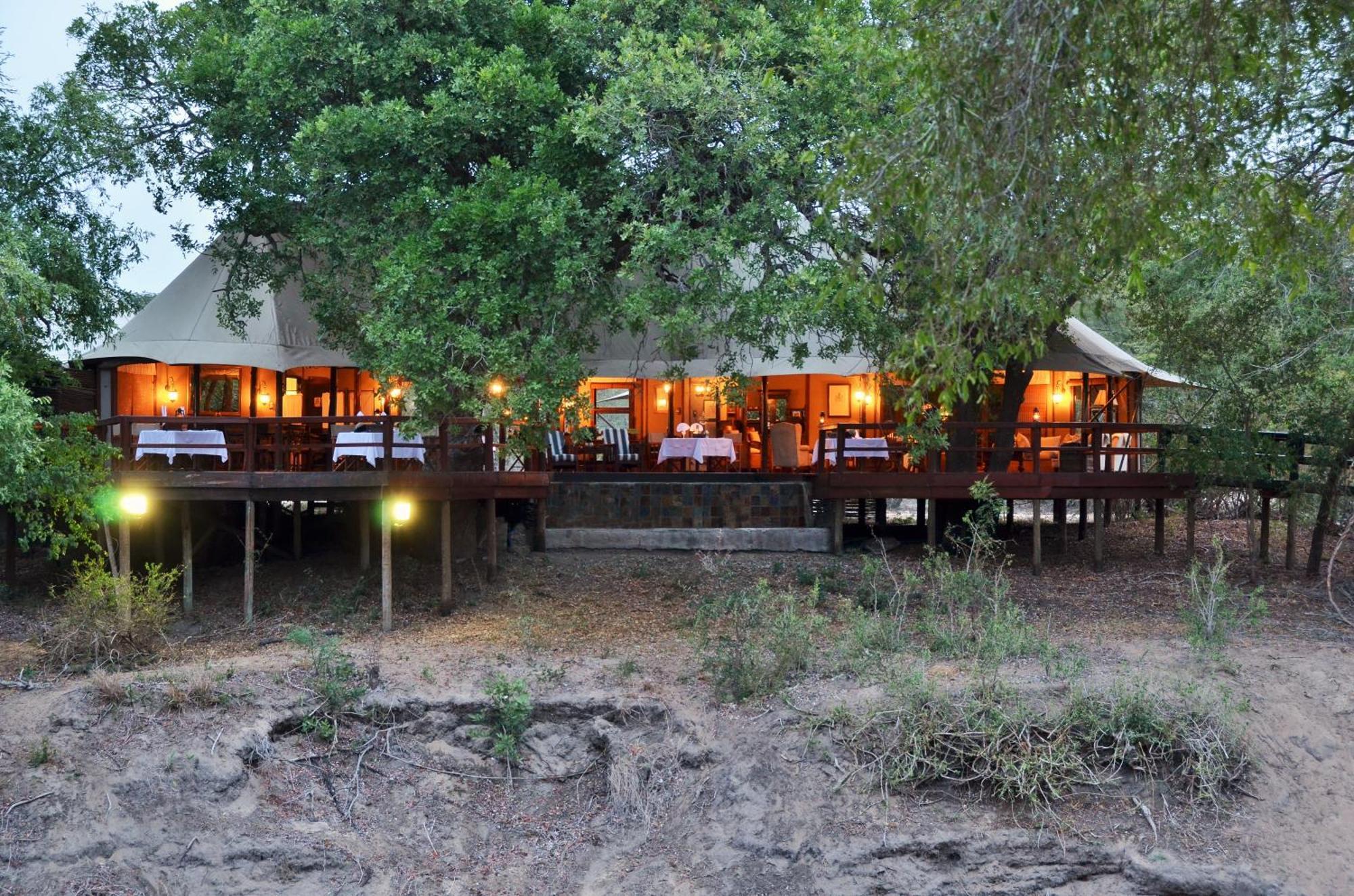 Hamiltons Tented Camp Mluwati Concession Buitenkant foto